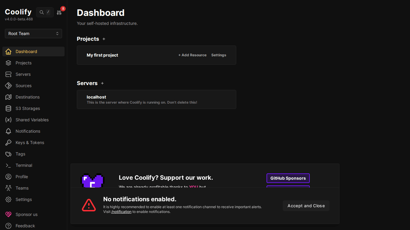 Coolify dashboard chính sau khi setup
